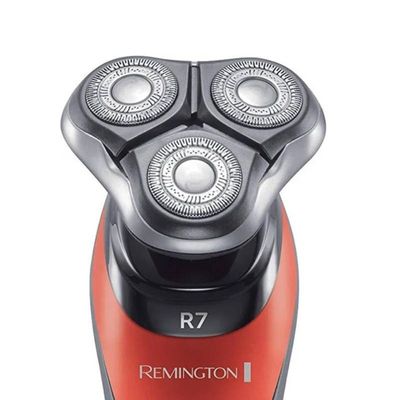 REMINGTON Ultimate Series R7 Shaver (Black) XR1530